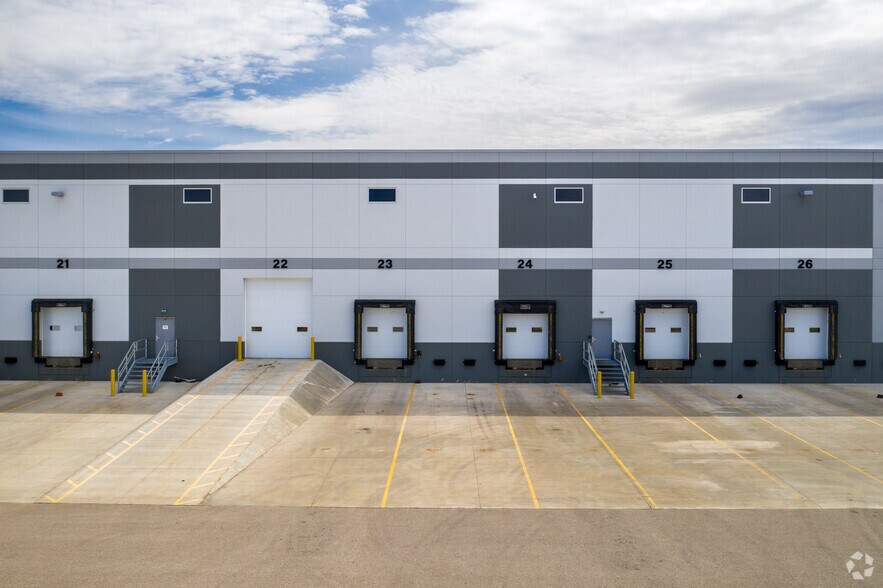 2101 4th Ave E, Shakopee, MN à louer - Photo de l’immeuble – Image 3 sur 5
