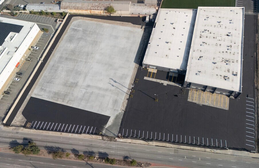 16224 & 16240 S. Avalon Blvd., Carson, CA à louer - Photo de l’immeuble – Image 2 sur 5