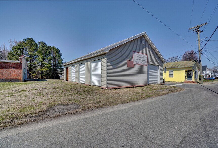 300 Wilson Ave, Wakefield Sussex, VA à louer - Photo de l’immeuble – Image 3 sur 25