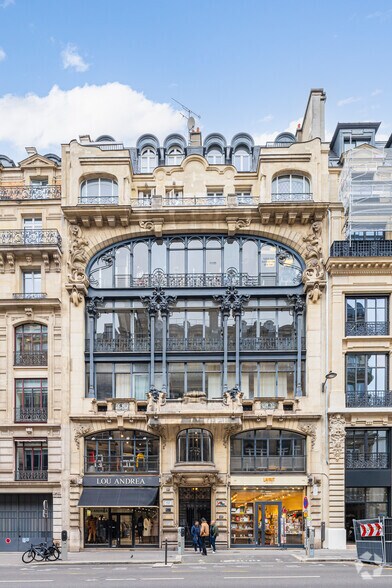 Local commercial dans Paris à louer - Photo de l’immeuble – Image 2 sur 5