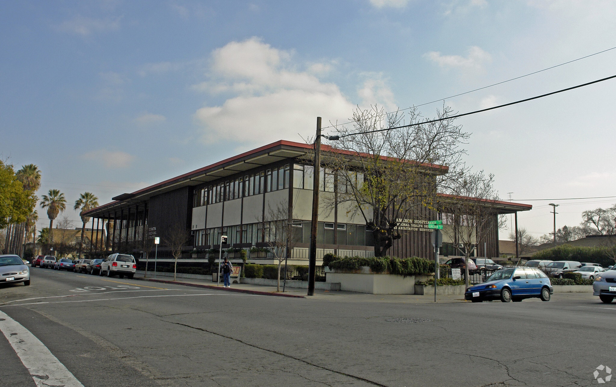 420 W Acacia St, Stockton, CA à vendre Photo principale– Image 1 sur 5
