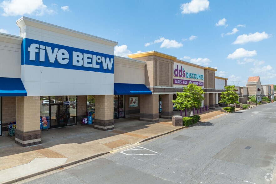 3469-3565 Riverdale, Memphis, TN à louer - Photo principale – Image 1 sur 5