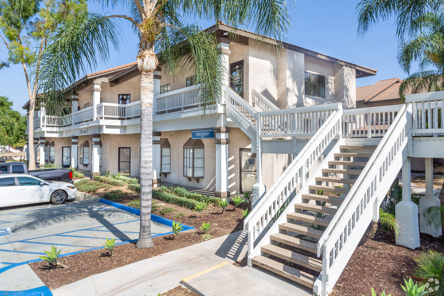3600 Lime St, Riverside, CA à louer - Photo de l’immeuble – Image 1 sur 16