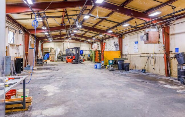 155 Chase Ave, Webster, MA à vendre - Photo intérieure – Image 3 sur 6