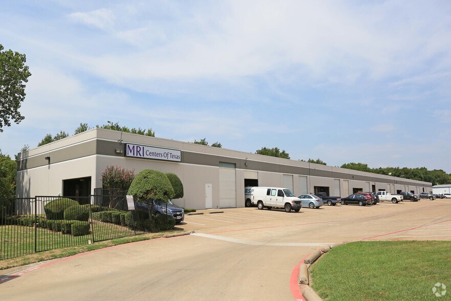 201-227 N Interstate 35 E, DeSoto, TX à louer - Photo principale – Image 1 sur 3