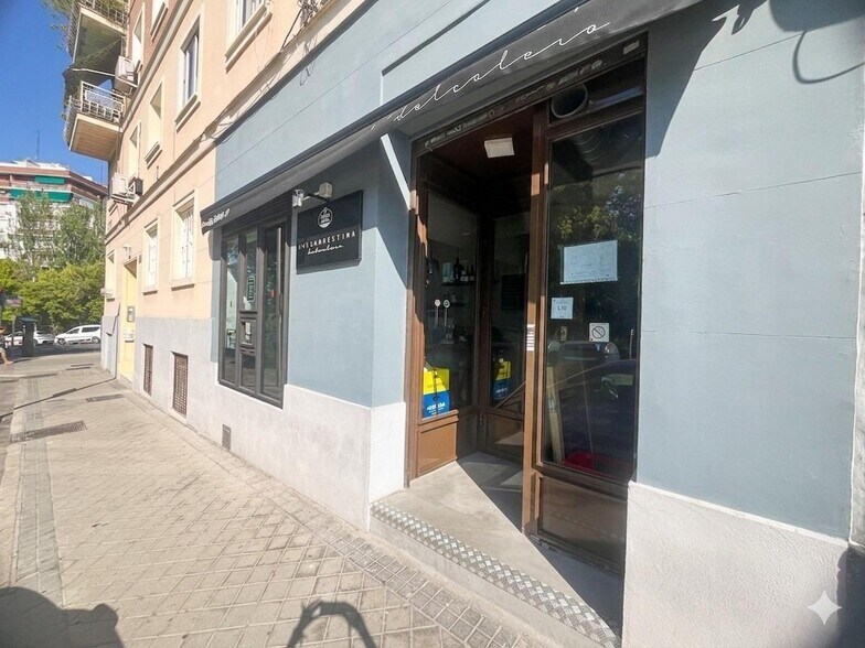 Local commercial dans Madrid, Madrid à louer - Photo de l’immeuble – Image 3 sur 4