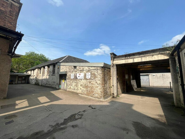 Portefeuille de 2 biens à vendre sur LoopNet.fr - Photo de l’immeuble – Image 3 sur 8