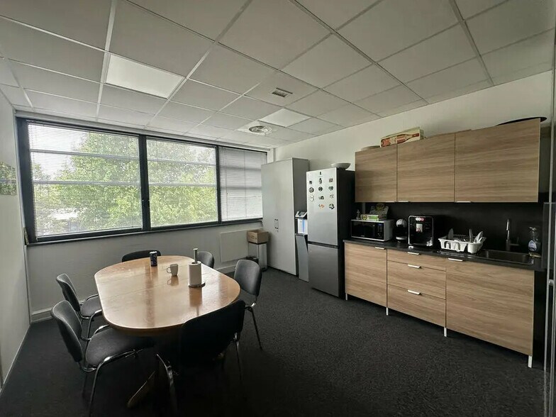 Bureau dans Schiltigheim à louer - Photo de l’immeuble – Image 2 sur 8