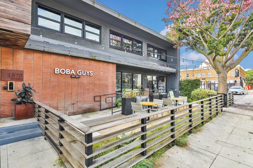 1670 Beverly Blvd, Los Angeles, CA à louer - Photo de l’immeuble – Image 2 sur 4
