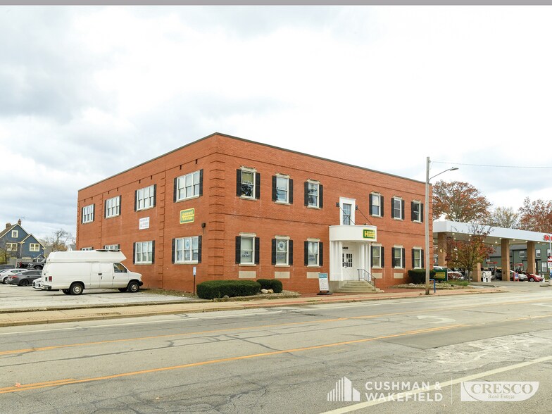 1495 Warren Rd, Lakewood, OH à louer - Photo de l’immeuble – Image 2 sur 3
