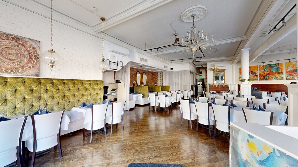 2 E Main St, Freehold, NJ à vendre - Numérisation 3D Matterport – Image 3 sur 18