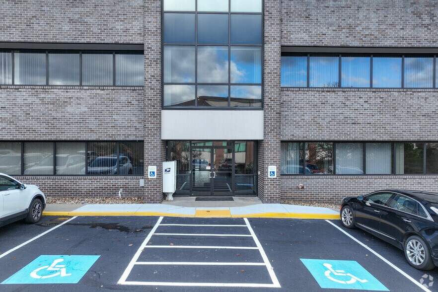 6200 Brooktree Rd, Wexford, PA à louer - Photo de l’immeuble – Image 3 sur 18