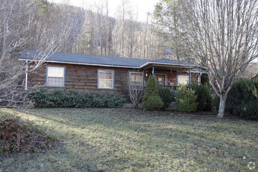 1361 Soco Rd, Maggie Valley, NC à vendre - Photo de l’immeuble – Image 3 sur 19