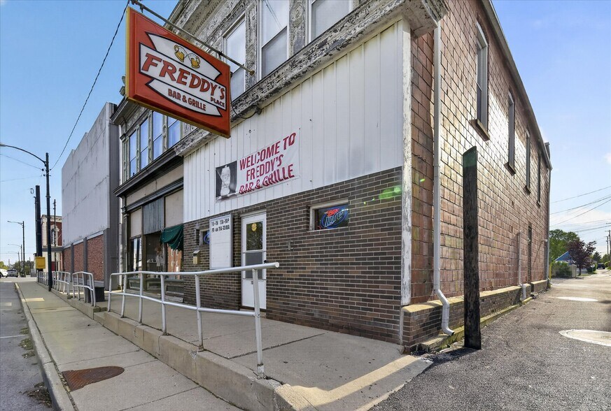103 N Fayette St, Fayette, OH à vendre - Photo de l’immeuble – Image 2 sur 13