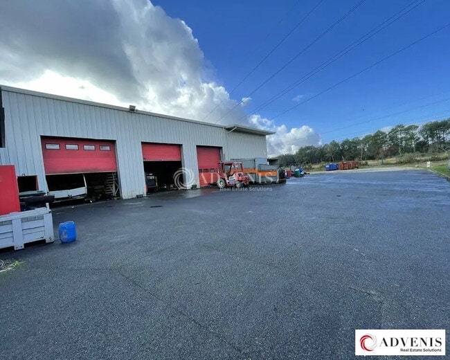 Plus de détails pour Local d’activités à vendre