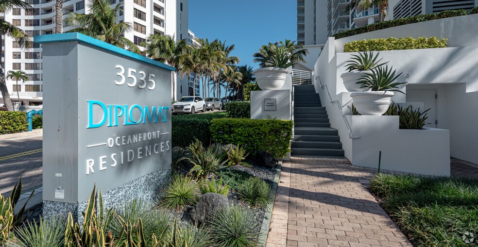 3535 S Ocean Dr, Hollywood, FL à vendre - Photo de l’immeuble – Image 3 sur 9