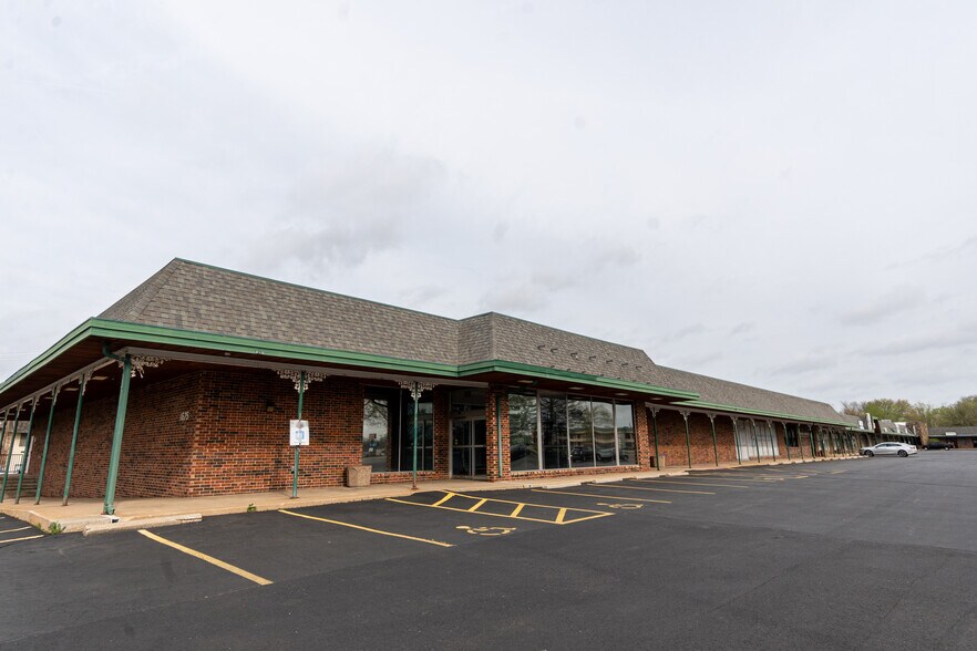 1675 E Seminole St, Springfield, MO à louer - Photo de l’immeuble – Image 1 sur 4
