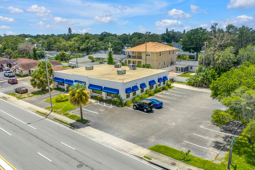 8440 4th St N, Saint Petersburg, FL à vendre - Photo de l’immeuble – Image 3 sur 31