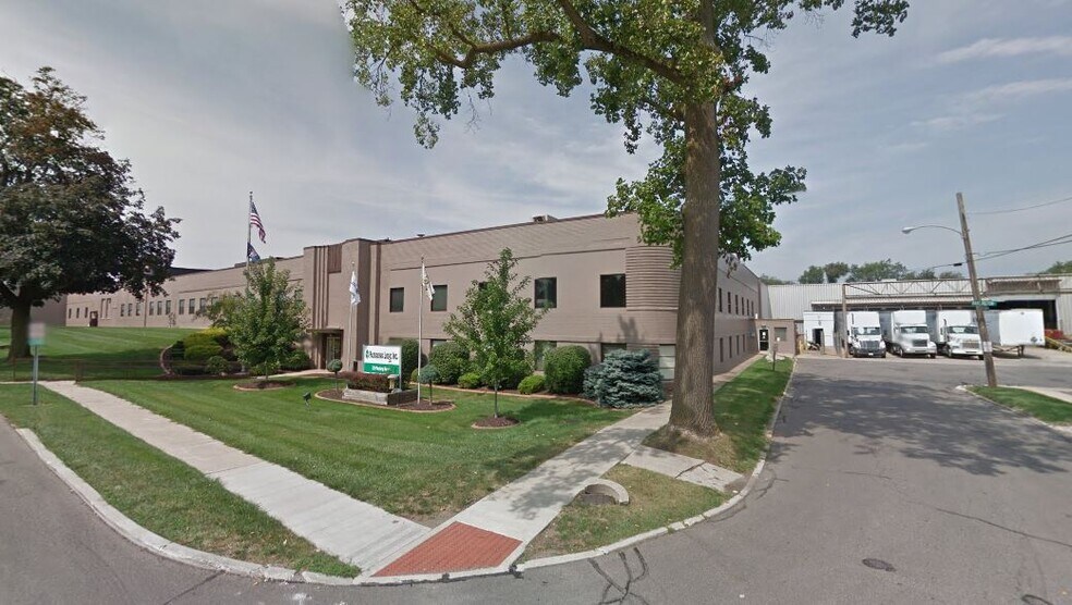 239 Factory St, La Porte, IN à louer - Photo de l’immeuble – Image 2 sur 12