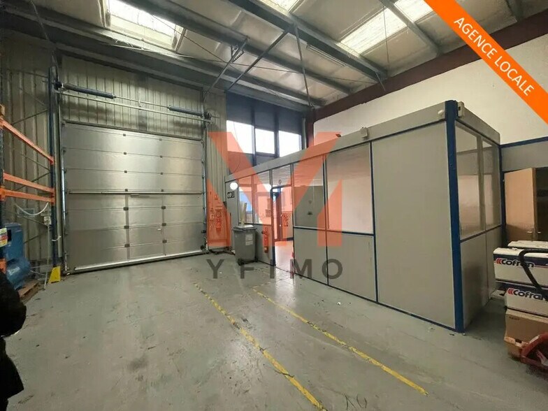 Local d’activités dans Les Mureaux à louer - Photo intérieure – Image 2 sur 4