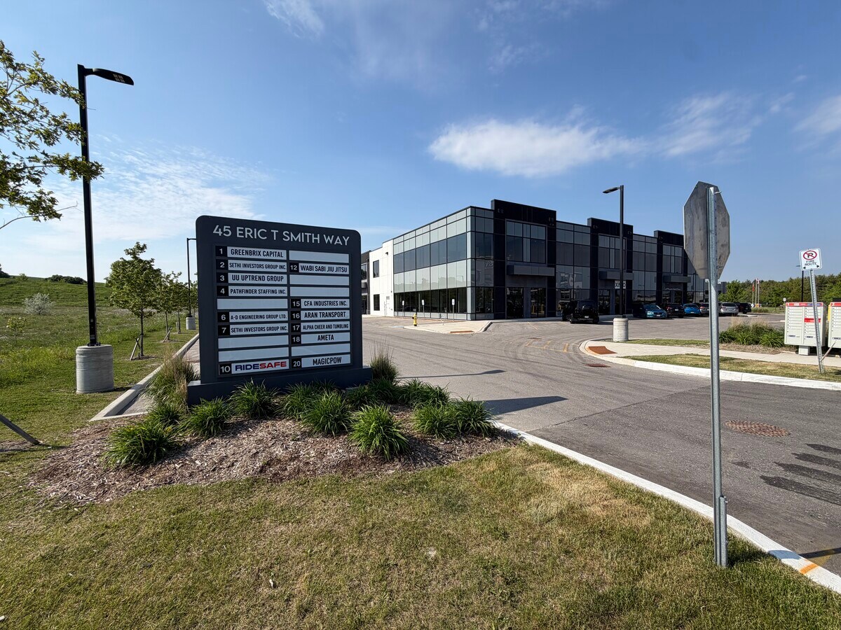 45 Eric T Smith Way, Aurora, ON L4G 7C6 - Lot 5 - - Photo intérieure - Image 1 of 9