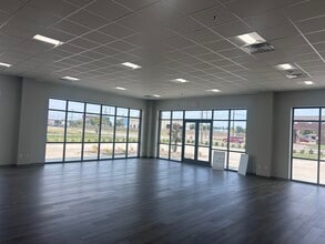 520 S Great Southwest Pky, Grand Prairie, TX à louer Photo intérieure– Image 1 sur 3