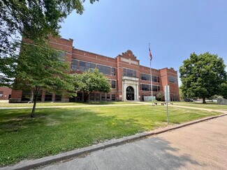 Plus de détails pour 208 S Johnson St, Macomb, IL - Spécialisé à vendre