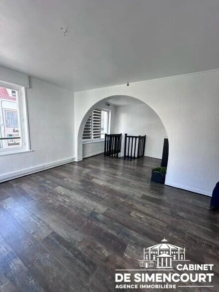Local commercial dans Boulogne-sur-Mer à louer - Photo de l’immeuble – Image 3 sur 5