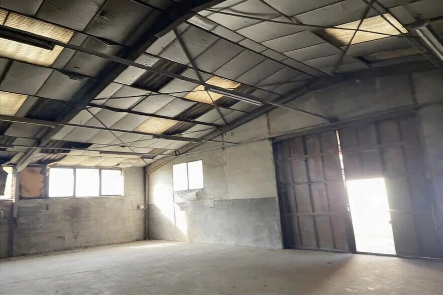 Industriel/Logistique dans Bernay à vendre - Photo intérieure – Image 2 sur 11