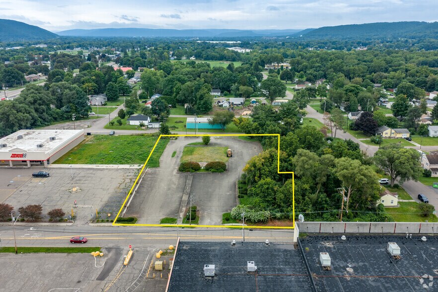 609 Chemung St, Horseheads, NY à vendre - Photo de l’immeuble – Image 1 sur 14