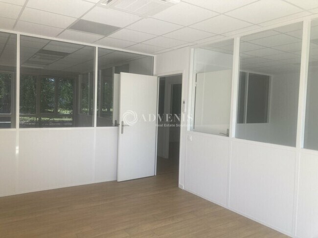 Plus de détails pour Bureau à vendre