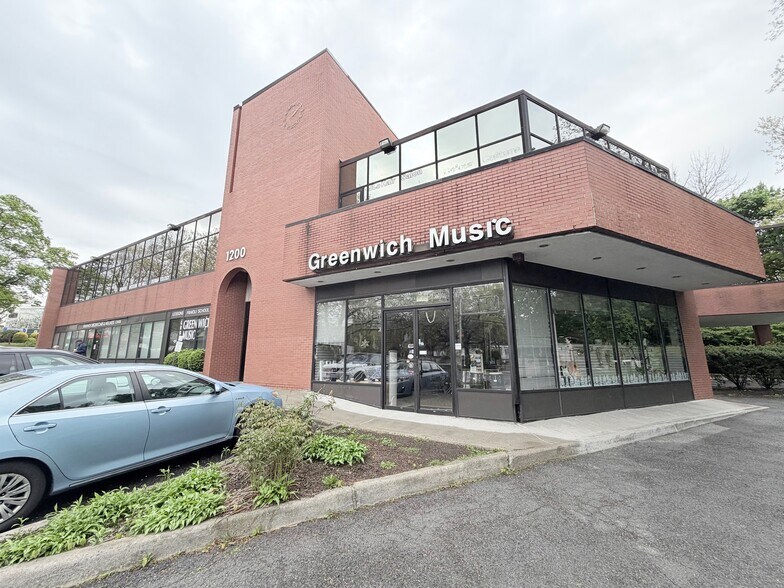 1200 E Putnam Ave, Riverside, CT à louer - Photo de l’immeuble – Image 3 sur 40