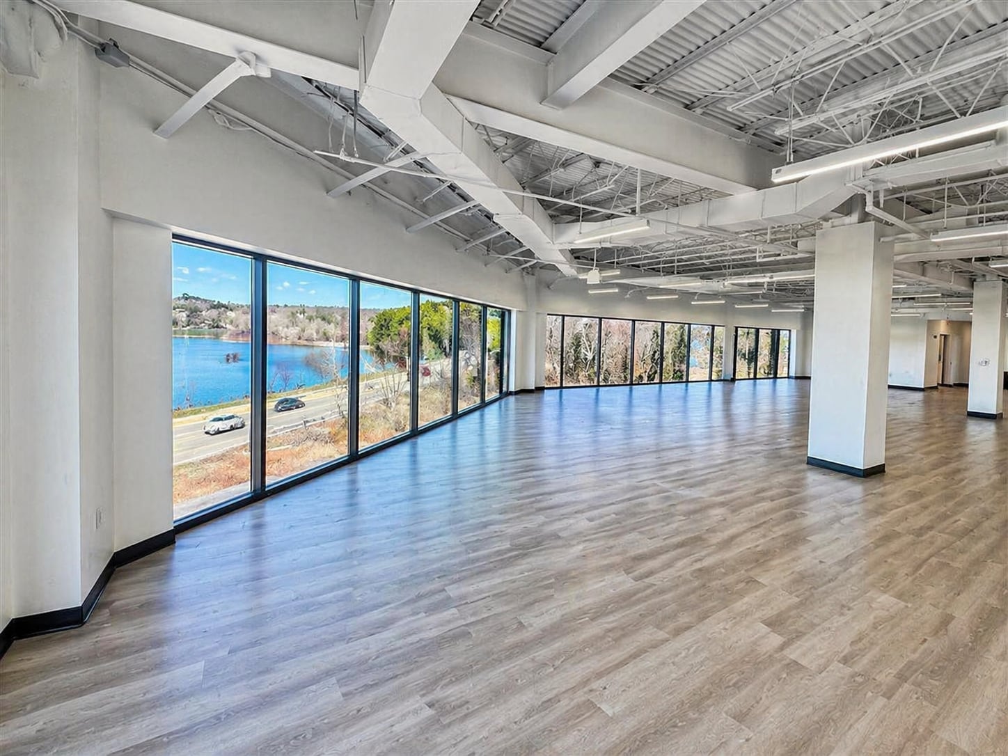 118 Turnpike Rd, Southborough, MA à louer Photo intérieure– Image 1 sur 10