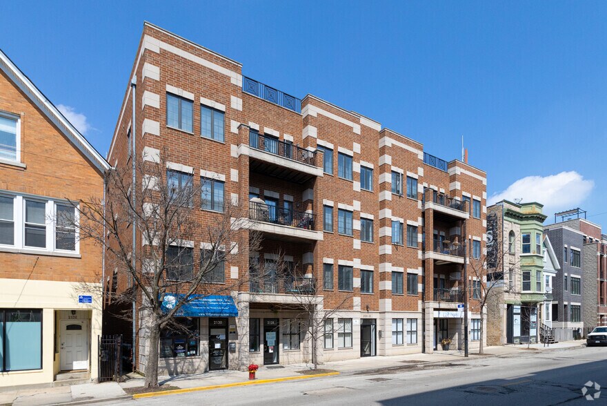 2128-2130 W Belmont Ave, Chicago, IL à louer - Photo de l’immeuble – Image 3 sur 4