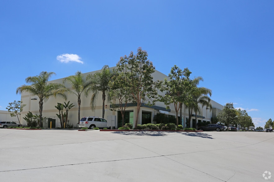 11870 Community Rd, Poway, CA à louer - Photo de l’immeuble – Image 3 sur 6