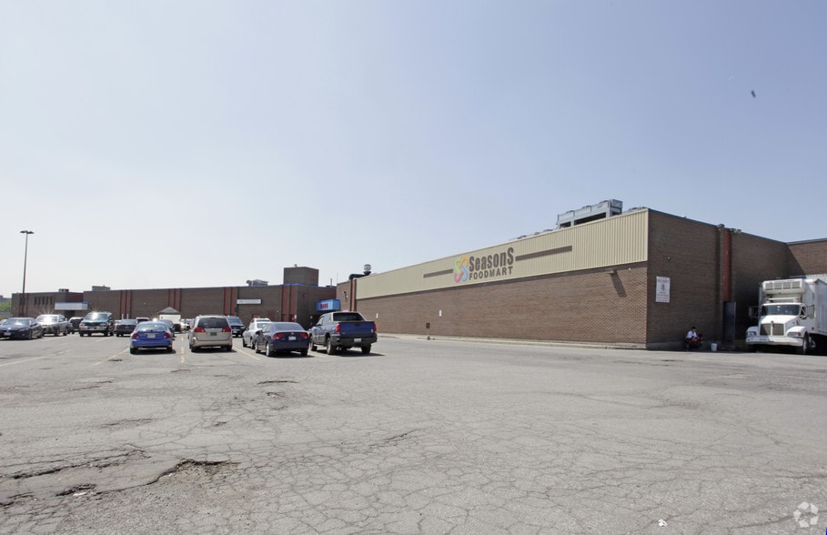 50 Kennedy Rd S, Brampton, ON à vendre - Photo de l’immeuble – Image 3 sur 4