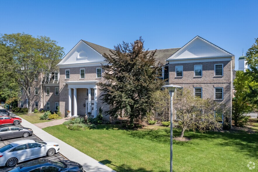 29325 Chagrin Blvd, Pepper Pike, OH à louer - Photo principale – Image 1 sur 9