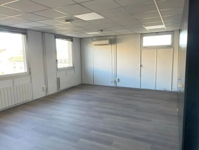 Bureau dans Versailles à louer - Photo intérieure – Image 1 sur 11