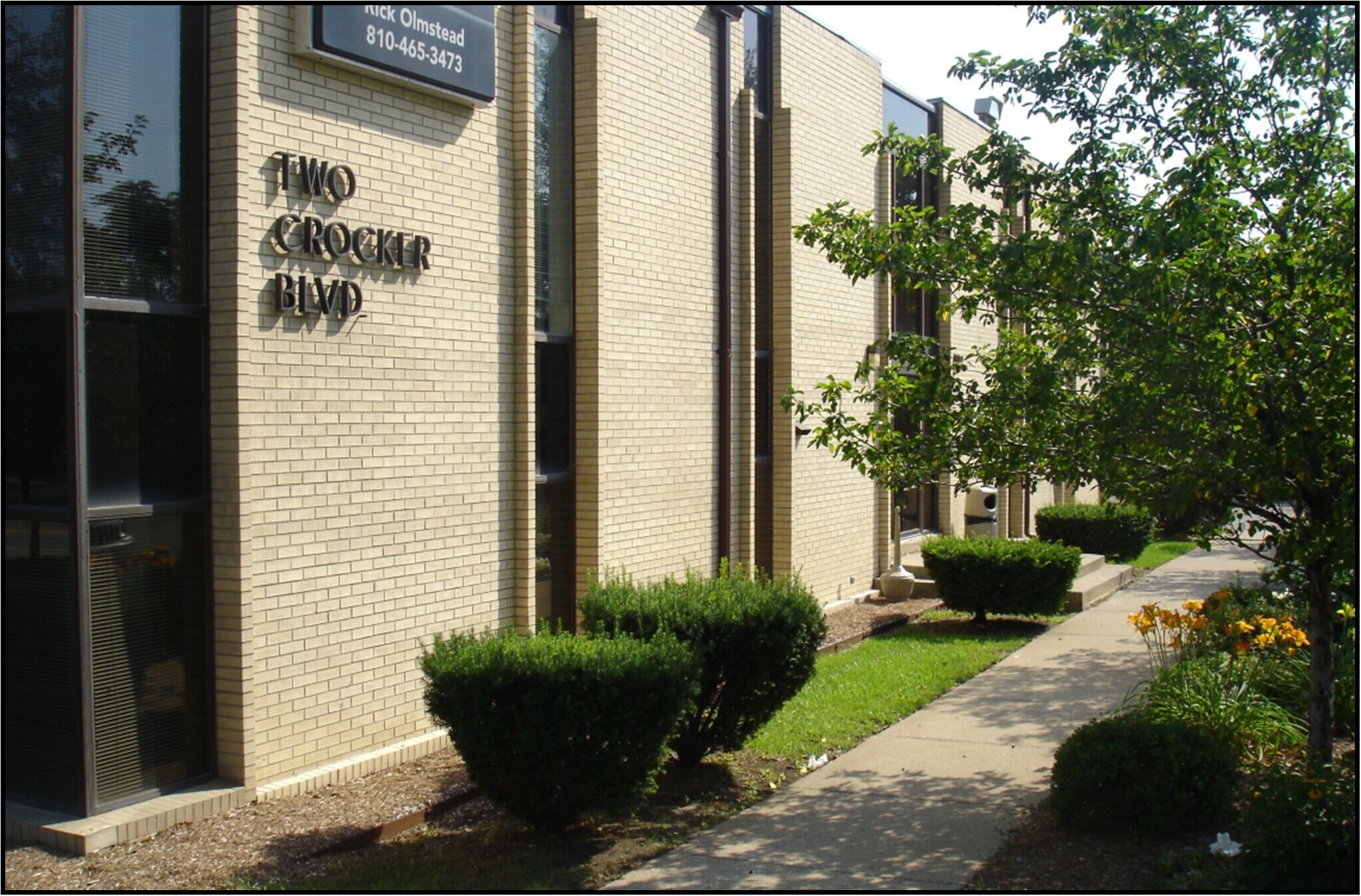 2 Crocker Blvd, Mount Clemens, MI à louer Photo principale– Image 1 sur 5