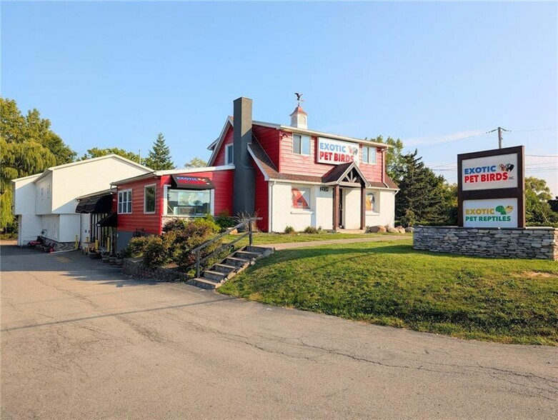 2138 Empire Blvd, Webster, NY à vendre - Photo de l’immeuble – Image 1 sur 15