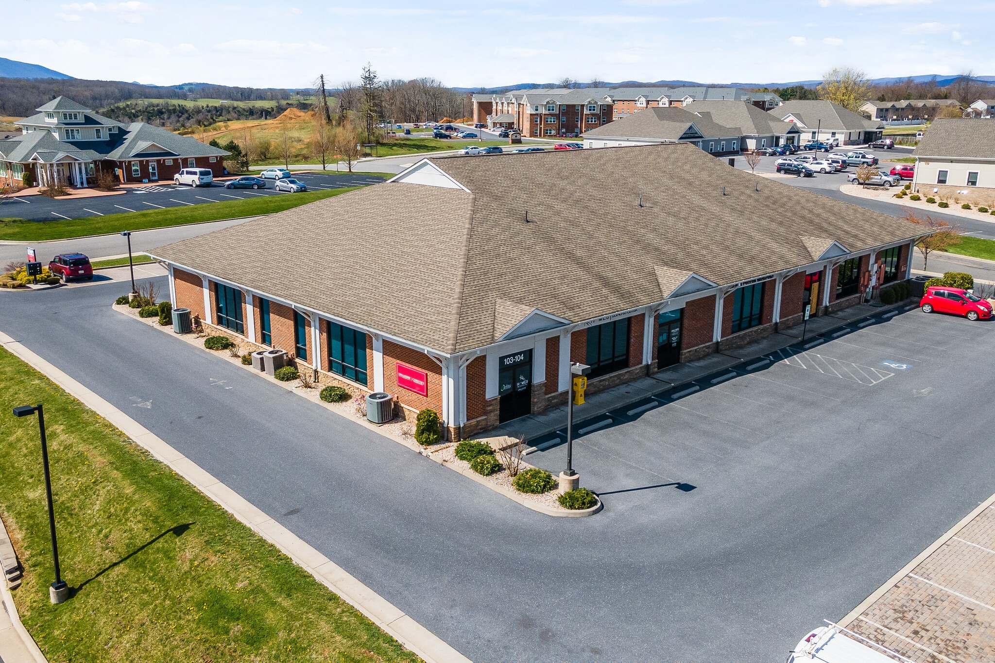 16 Gosnell, Staunton, VA à vendre Photo principale– Image 1 sur 81