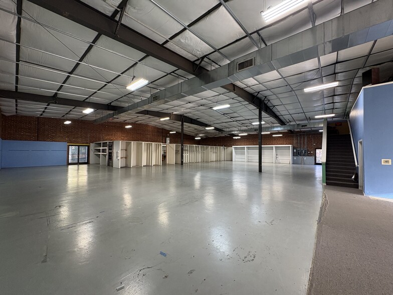 2520 W Roosevelt Blvd, Monroe, NC à louer - Photo de l’immeuble – Image 3 sur 5