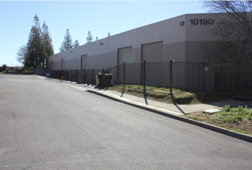 10190 Systems Pky, Sacramento, CA à louer - Photo de l’immeuble – Image 2 sur 4