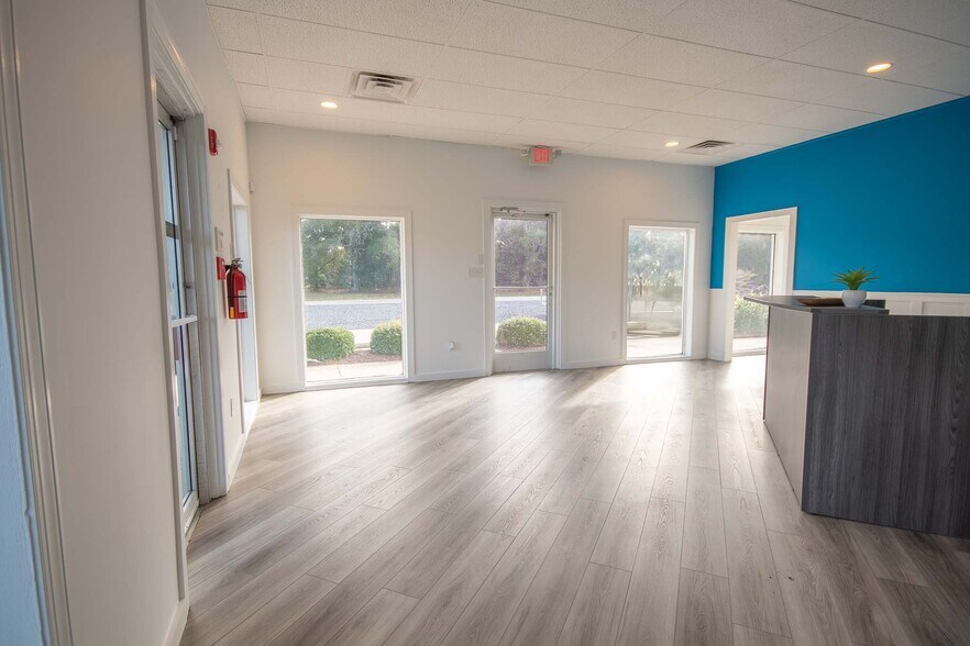 7011 Beach Dr SW, Ocean Isle Beach, NC à vendre - Photo de l’immeuble – Image 3 sur 19