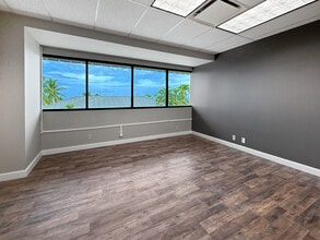 75-167 Hualalai Rd, Kailua Kona, HI à louer Photo de l’immeuble– Image 1 sur 10