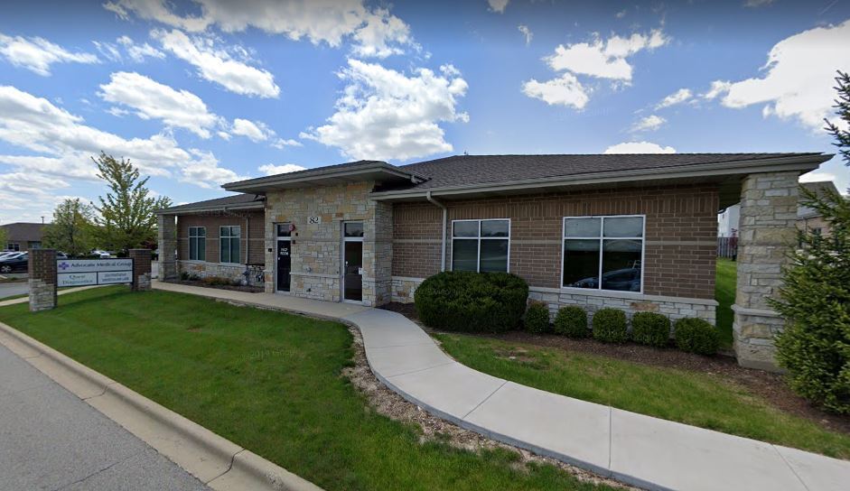 82 Miller Dr, North Aurora, IL à louer - Photo de l’immeuble – Image 1 sur 5