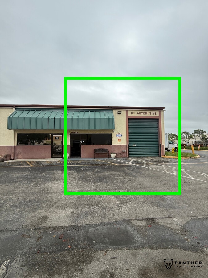 5415 NW 15th St, Margate, FL 33063 - Lot 17 -  - Photo intérieure - Image 1 of 11