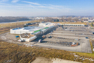 101-123 Blossom Centre Blvd, Willard, OH - VUE AÉRIENNE  vue de carte