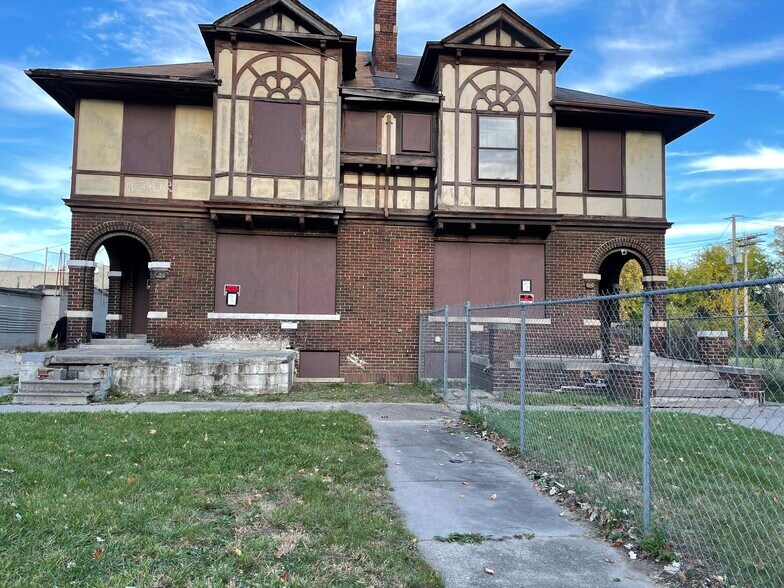 418 E Grand Blvd, Detroit, MI à vendre - Photo de l’immeuble – Image 1 sur 3