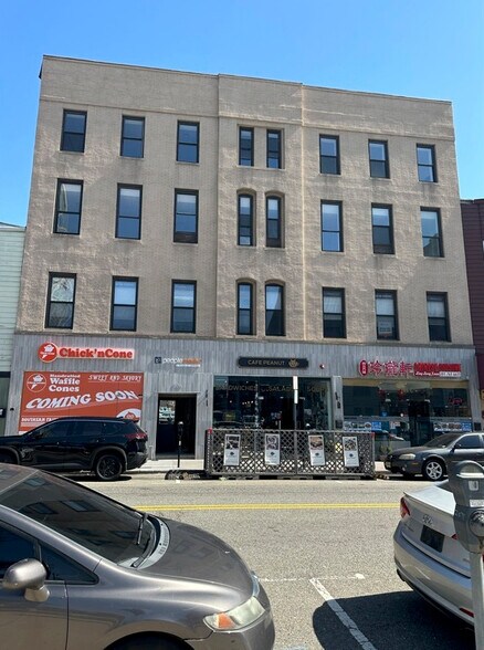 586 Newark Ave, Jersey City, NJ à louer - Photo de l’immeuble – Image 1 sur 7